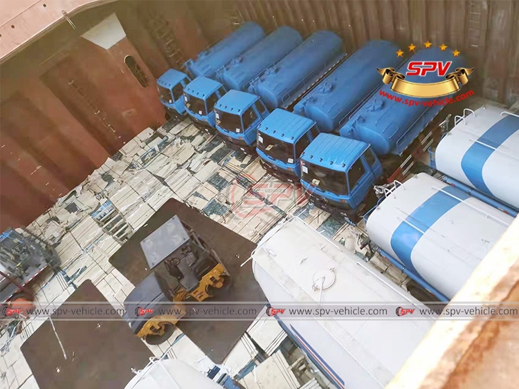 5 Units of 10,000 Litres Fecal Vacuum Cleaning Truck Were Loading Into Vessel